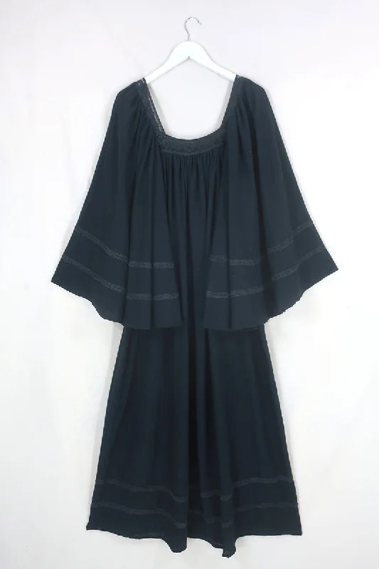 Raven Maxi Dress in Nightshade Black