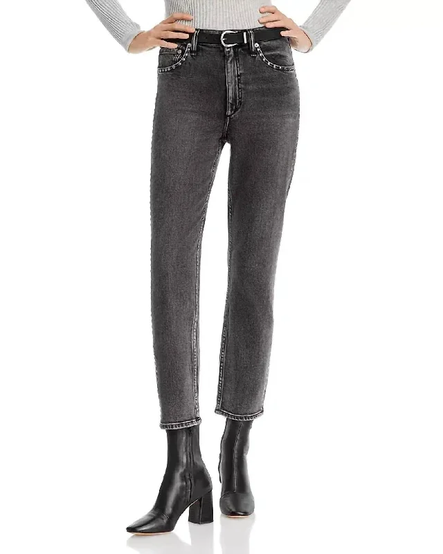 Athleisure trousers – Comfortable, performance-focused trousers that can be worn for both working out and casual wear.Athleisure trousers – Comfortable, performance-focused trousers that can be worn for both working out and casual wear.Wren Slim Jean In Serephina Jewel