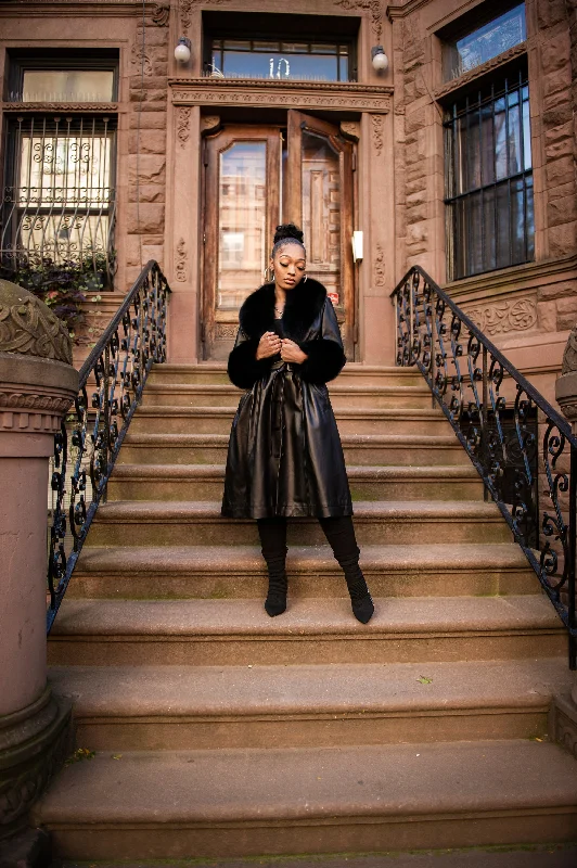 Lightweight – Thin, easy to wear, lightweight fabricLightweight – Thin, easy to wear, lightweight fabricWomen's Leather Trench With Full Fox Fur [Black]