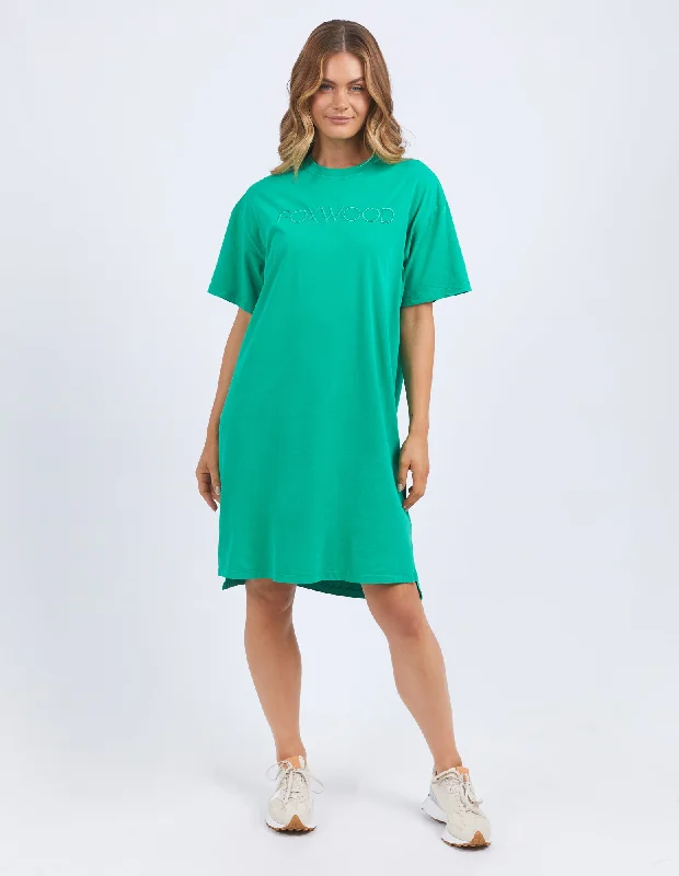 Crop – Shortened length, typically above the waistCrop – Shortened length, typically above the waistFoxwood Simplified Tee Dress Bright Green